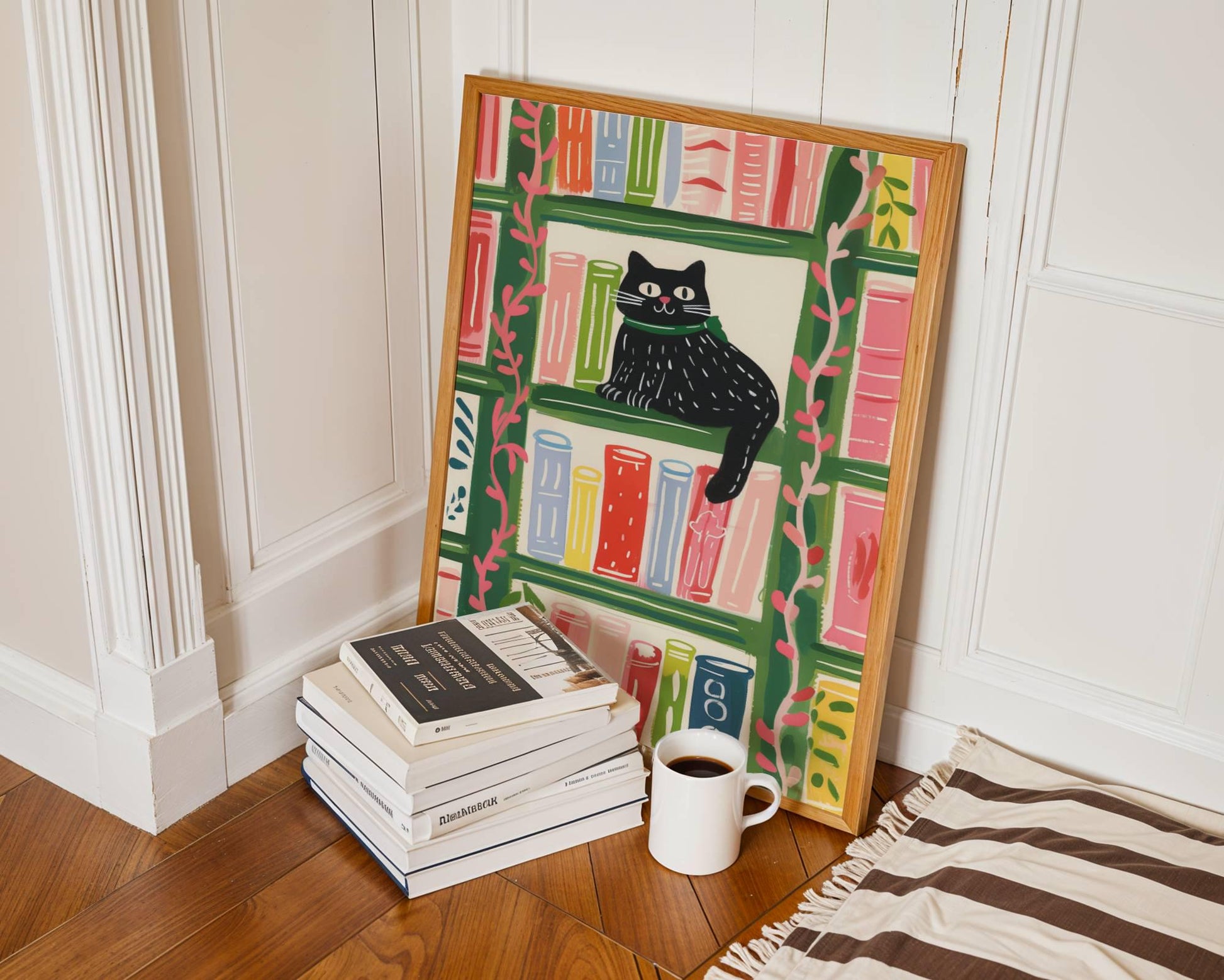 Affiche chat noir sur la bibliothèque – illustration colorée et cosy – déco murale chat et bibliothèque vintage - idée cadeau fête des mères