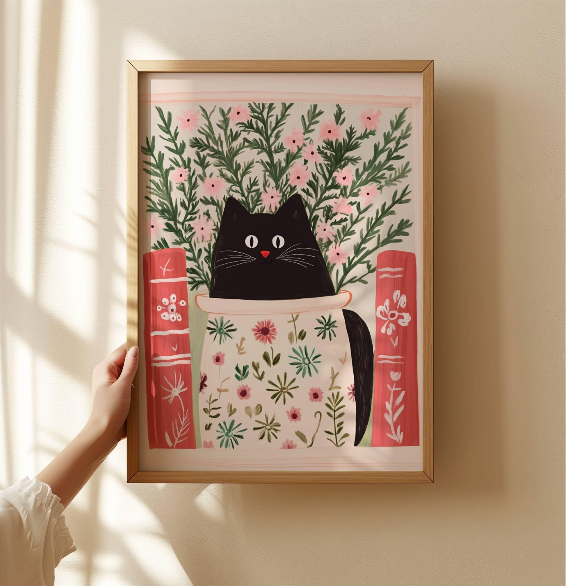 Illustration chat noir entre livres et pétales – affiche féline littéraire et florale – art mural poétique – déco murale chambre ou salon