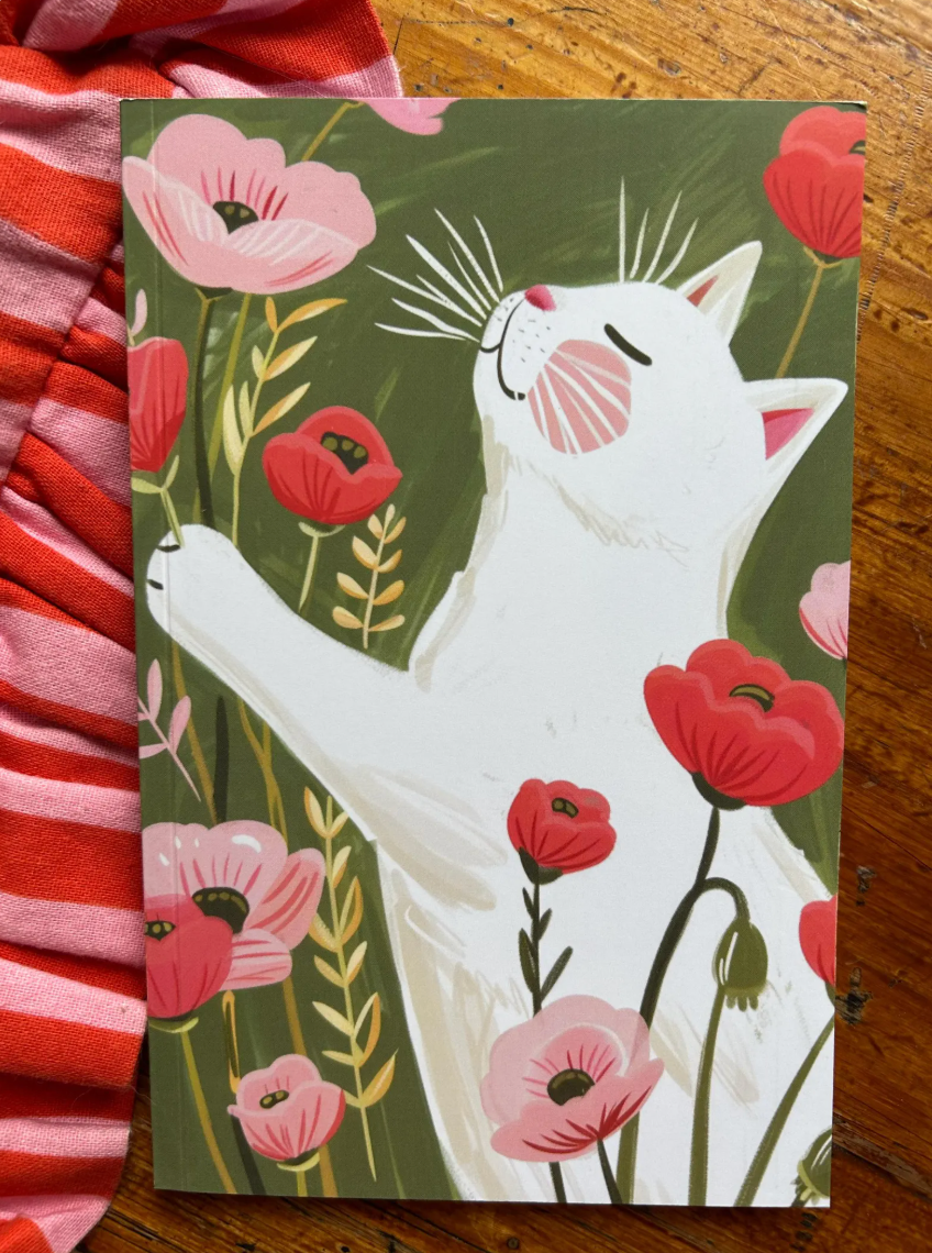 Carnet de notes chat blanc dans les coquelicots – carnet A5 80 pages lignées – papeterie fleurie poétique – idée cadeau mignon