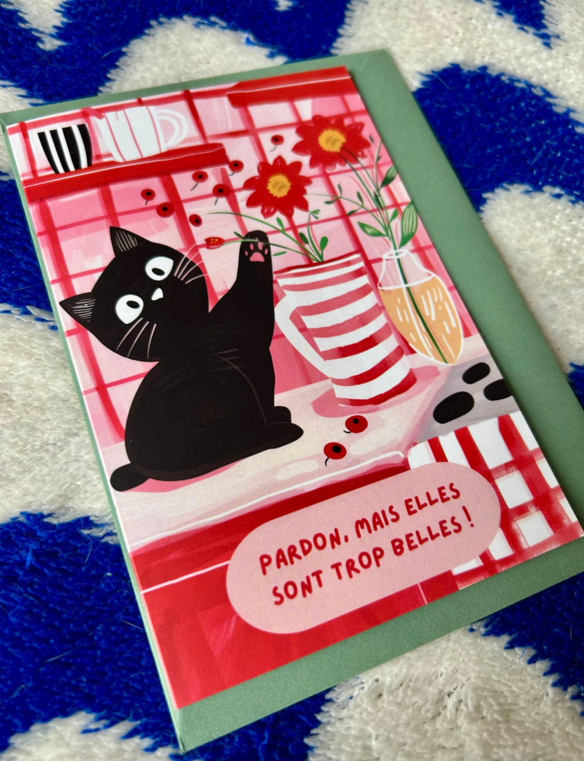 Carte de voeux chat drôle "pardon, mais elles sont trop belles !" – Chat noir dans la cuisine et fleurs rouges, papier premium, idée cadeau