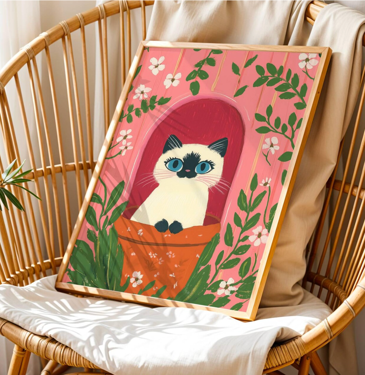 affiche chat siamois – illustration chat siamois dans un pot fleuri, déco murale rose cottagecore, art mural - papier premium